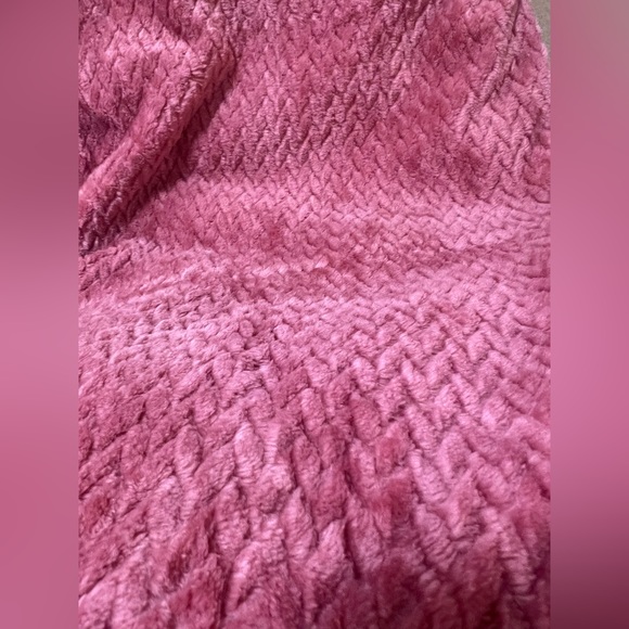 Lumina Lou Bedding Nwt Lumina Lou Plush Throw Blanket Pink Pink